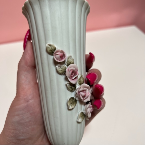 Vintage retro pastel floral rose vase - Picture 6 of 8